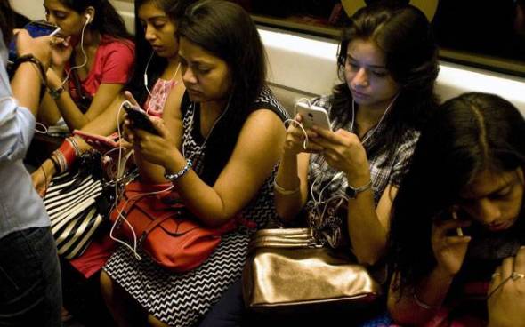 earphone-storyfb_647_081216075440